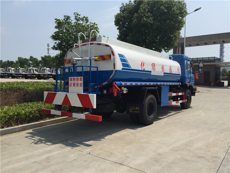 東風(fēng)15方園林綠化灑水車